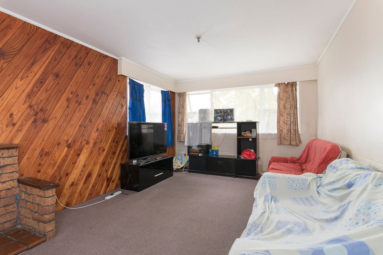Photo of property in 17 Addington Avenue, Manurewa, Auckland, 2102