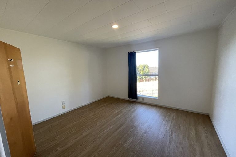 Photo of property in 1 Hewlett Road, Massey, Auckland, 0614