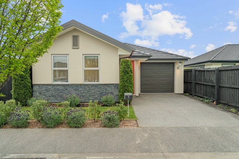 Photo of property in 9 Robalan Close, Halswell, Christchurch, 8025