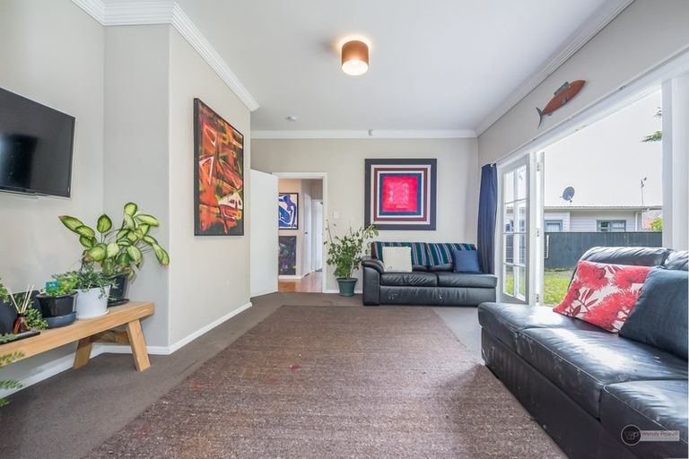 Photo of property in 11 Seddon Street, Naenae, Lower Hutt, 5011