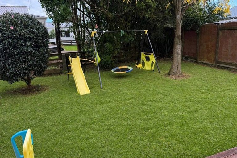 Photo of property in 116e Sandspit Road, Waiuku, 2123