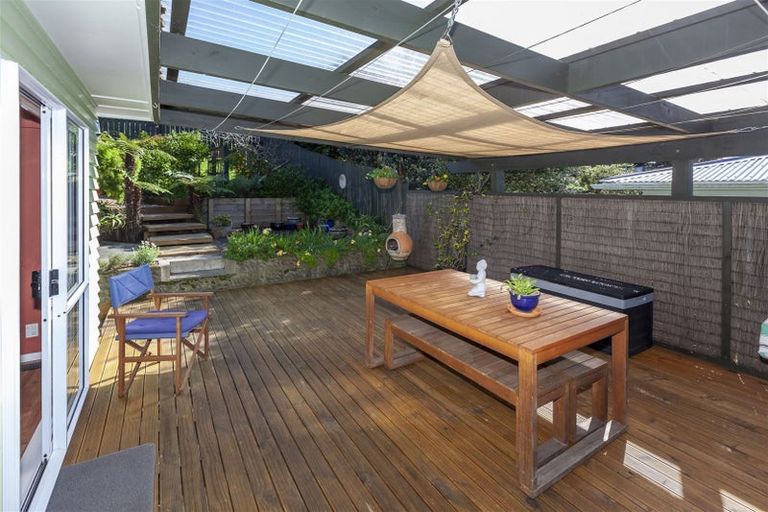 Photo of property in 103 Tilley Road, Paekakariki, 5034