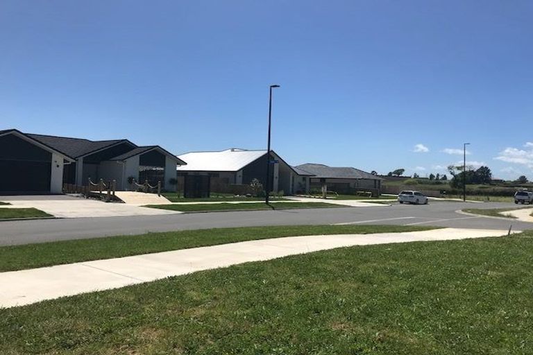 Photo of property in 19 Faber Place, Rototuna North, Hamilton, 3210