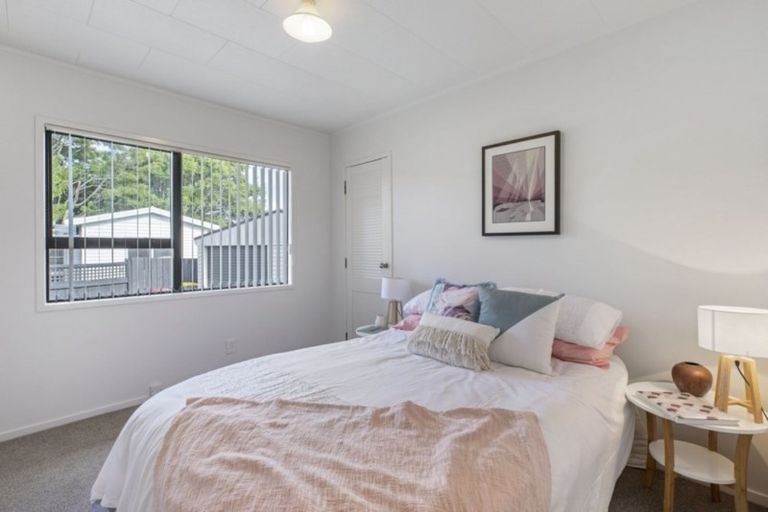 Photo of property in 71 Burundi Avenue, Clendon Park, Auckland, 2103