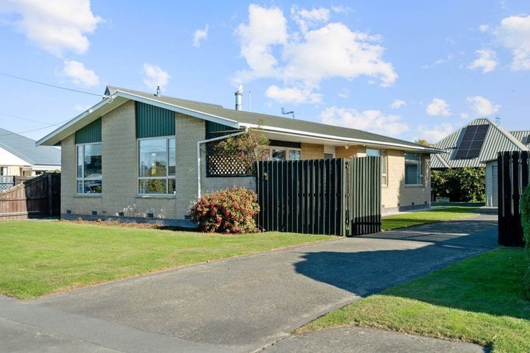 Photo of property in 10 Seymour Street, Hornby, Christchurch, 8042