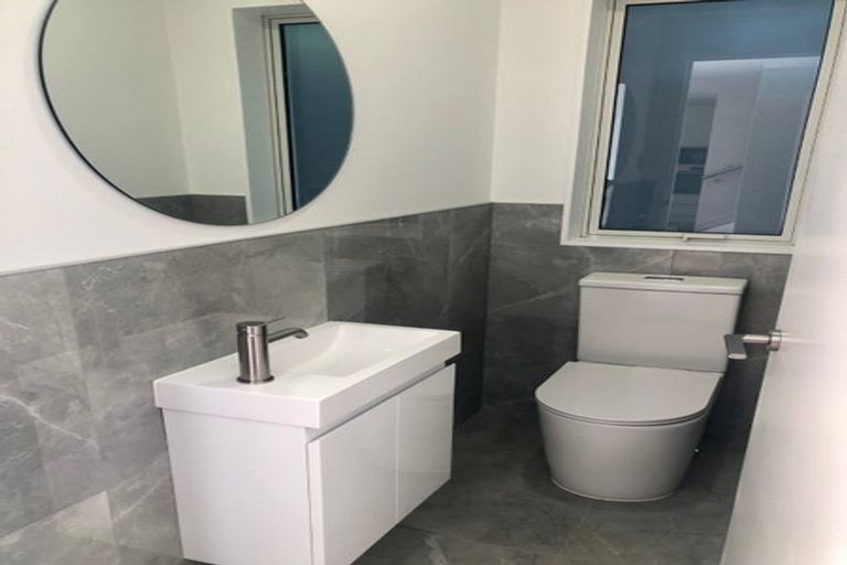 Photo of property in 35a Waiake Street, Torbay, Auckland, 0630