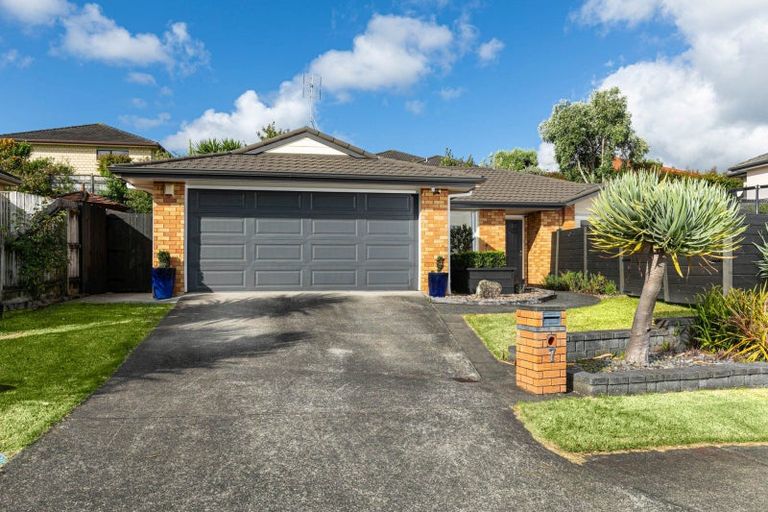 Photo of property in 7 Thomas Hamer Place, Greenhithe, Auckland, 0632