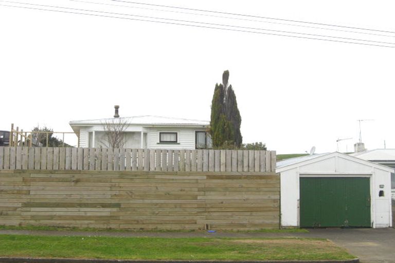 Photo of property in 125 Pioneer Road, Moturoa, New Plymouth, 4310