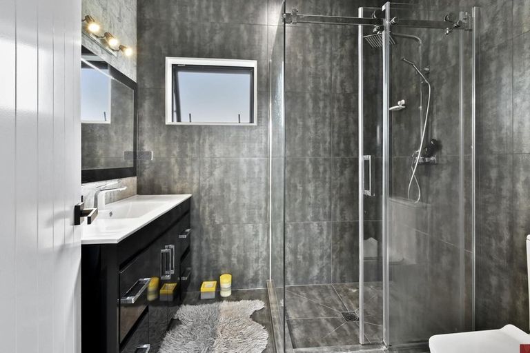 Photo of property in 63a Thompson Terrace, Manurewa, Auckland, 2102