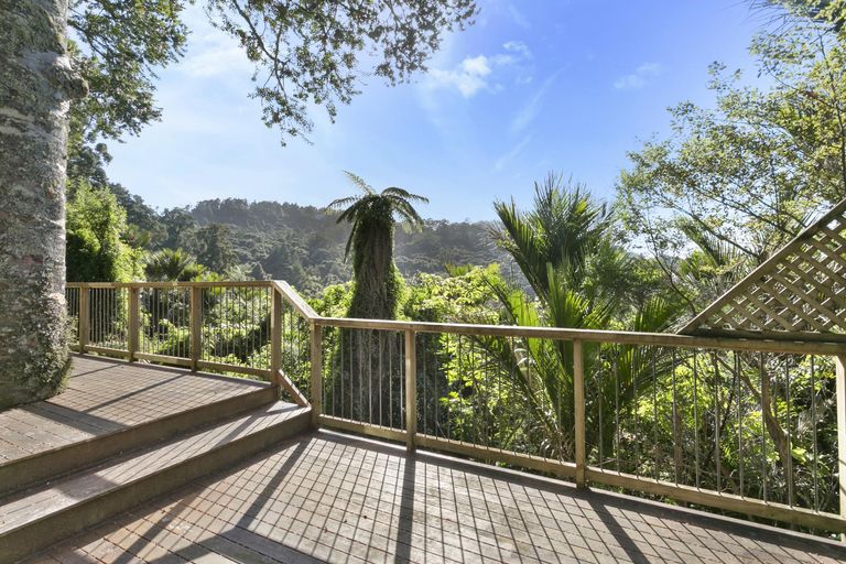 Photo of property in 16 Tainui Road, Titirangi, Auckland, 0604