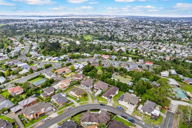 Photo of property in 22 Gordon Stanley Drive, Massey, Auckland, 0614