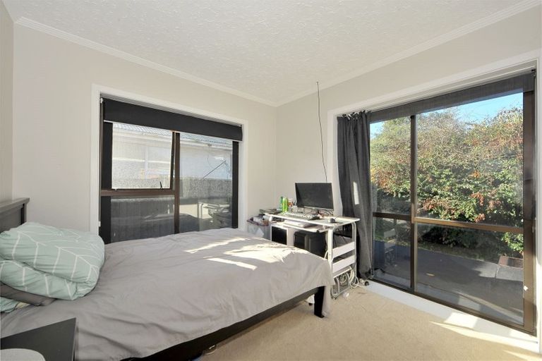 Photo of property in 10 Oakdale Street, Avonhead, Christchurch, 8042