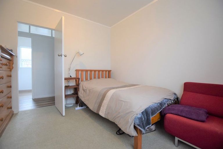 Photo of property in 1/33 Blacklock Avenue, Henderson, Auckland, 0612