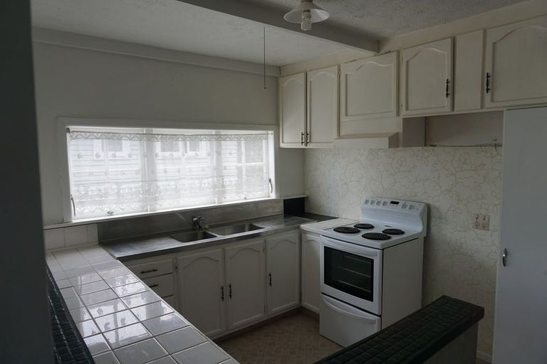 Photo of property in 36 Kamara Road, Glen Eden, Auckland, 0602