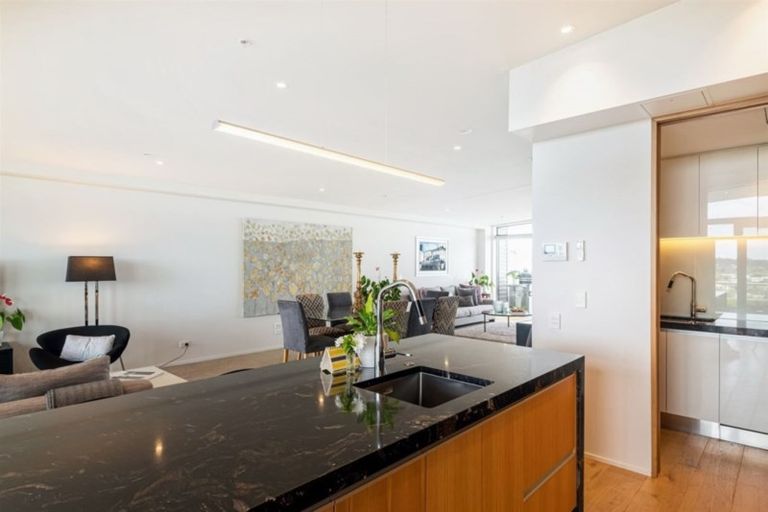 Photo of property in 203/585 Beach Road, Rothesay Bay, Auckland, 0630