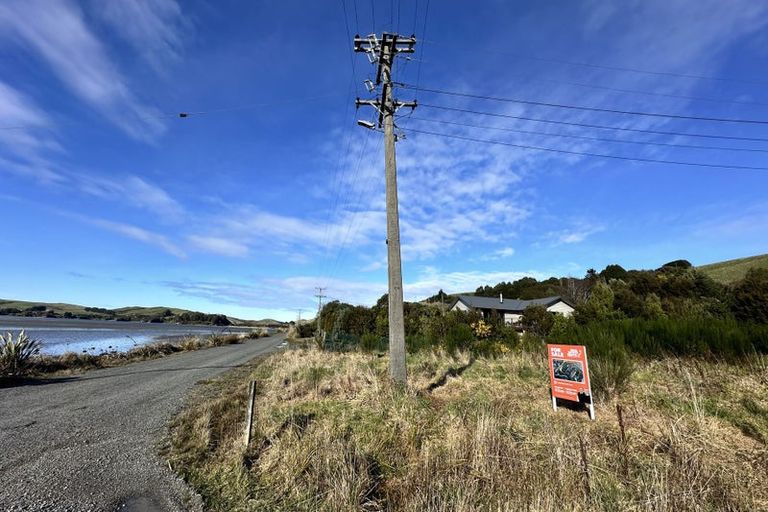 Photo of property in 22 Antrim Street, Waikawa, Tokanui, 9884
