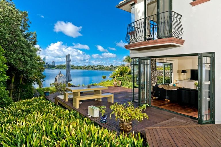 Photo of property in 3/76 Shakespeare Road, Milford, Auckland, 0620