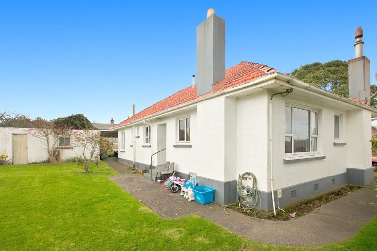 Photo of property in 28 Seymour Street, Waitara, 4320