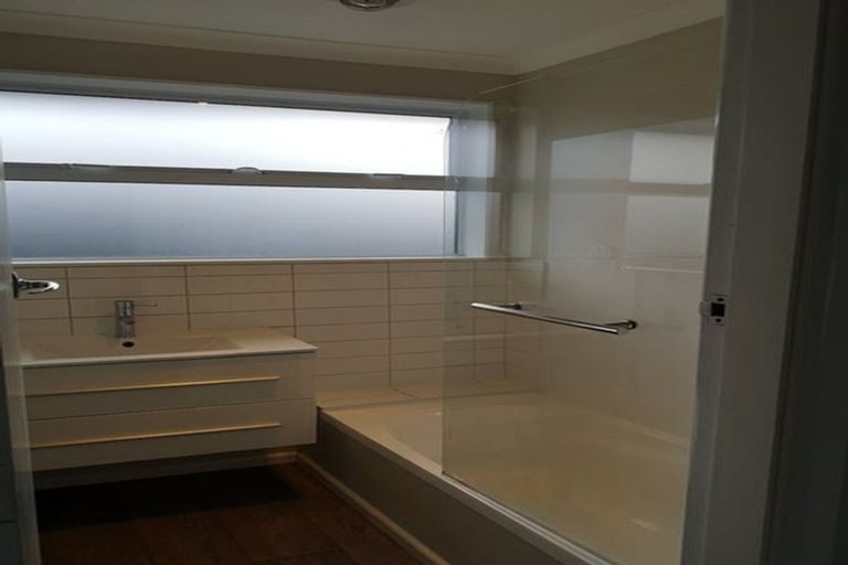 Photo of property in 6 Norrie Street, Redwood, Christchurch, 8051