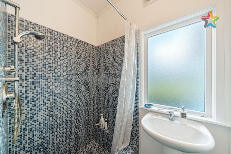 Photo of property in 51 Howard Road, Point Howard, Lower Hutt, 5013