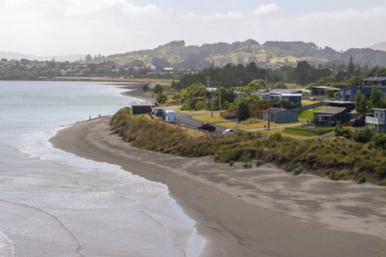 Photo of property in 113 Riria Kereopa Memorial Drive, Raglan, 3297