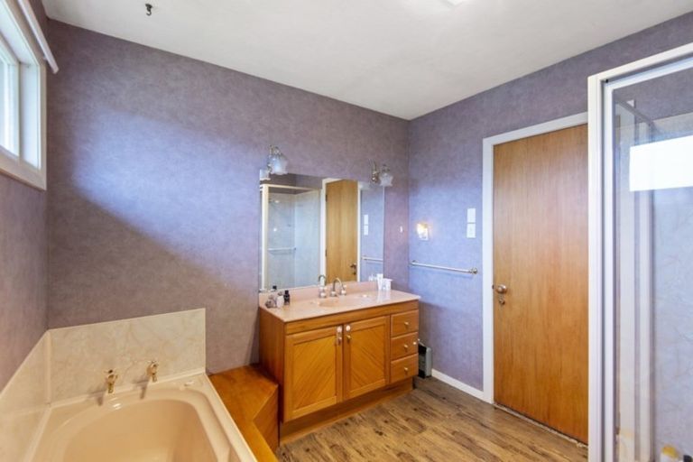 Photo of property in 27 Clipper Place, Redwood, Christchurch, 8051