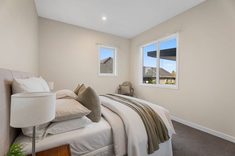 Photo of property in 72 Kiwitea Street, Sandringham, Auckland, 1041