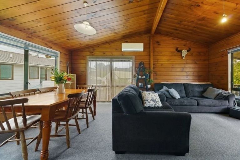 Photo of property in 86 Valley Road, Paraparaumu, 5032