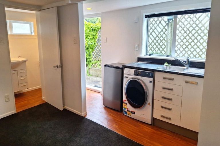 Photo of property in 296 Karori Road, Karori, Wellington, 6012