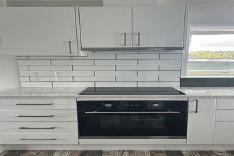 Photo of property in 1/32 Dale Crescent, Pakuranga, Auckland, 2010