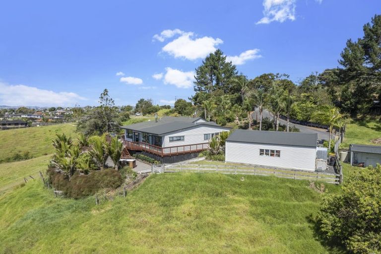 Photo of property in 305 Sturges Road, Henderson Valley, Auckland, 0612