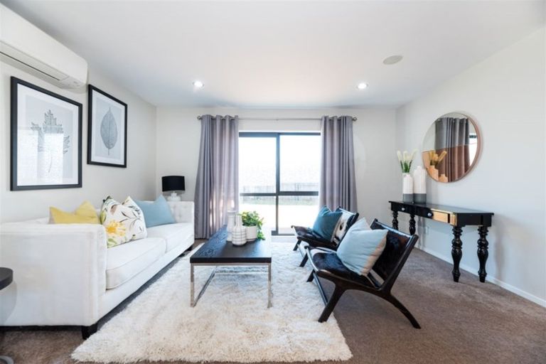 Photo of property in 7 Kahika Grove, Huapai, Kumeu, 0810