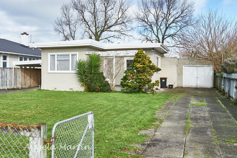 Photo of property in 34 Shamrock Street, Takaro, Palmerston North, 4412