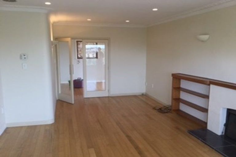 Photo of property in 43 Forrest Hill Road, Milford, Auckland, 0620