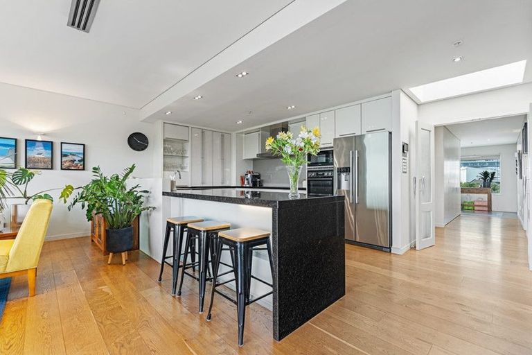 Photo of property in The Reef, 93 Saint Aubyn Street, New Plymouth, 4310