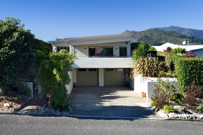 Photo of property in 355 Princes Drive, Britannia Heights, Nelson, 7010