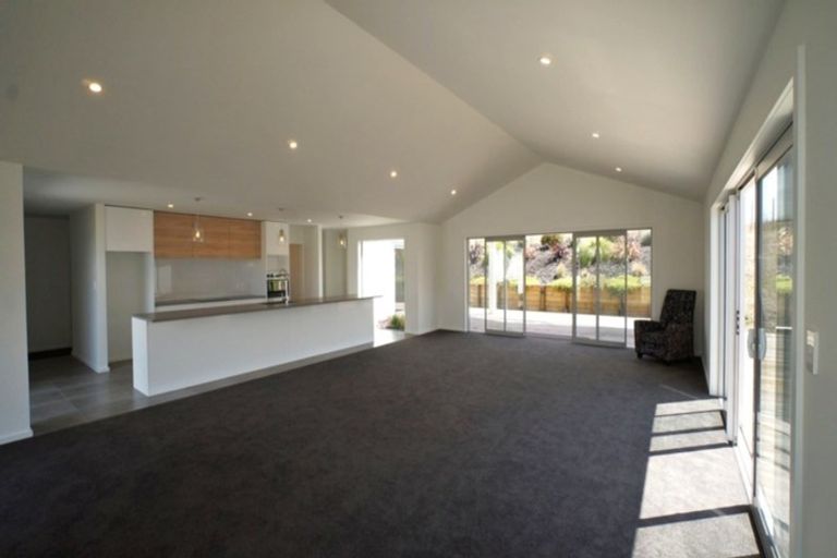 Photo of property in 68 Stace Hopper Drive, One Tree Point, 0118