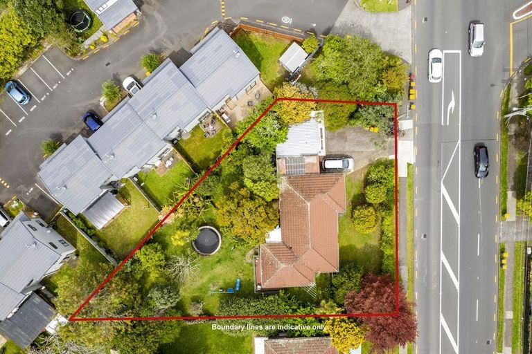 Photo of property in 34 West Coast Road, Glen Eden, Auckland, 0602