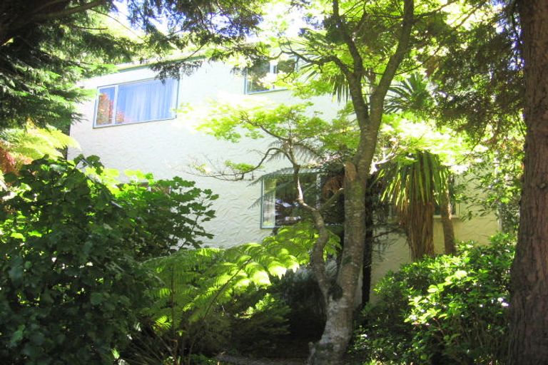 Photo of property in 48 Simla Crescent, Khandallah, Wellington, 6035