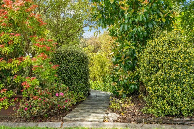 Photo of property in 9 Marua Palm Grove, Timberlea, Upper Hutt, 5018