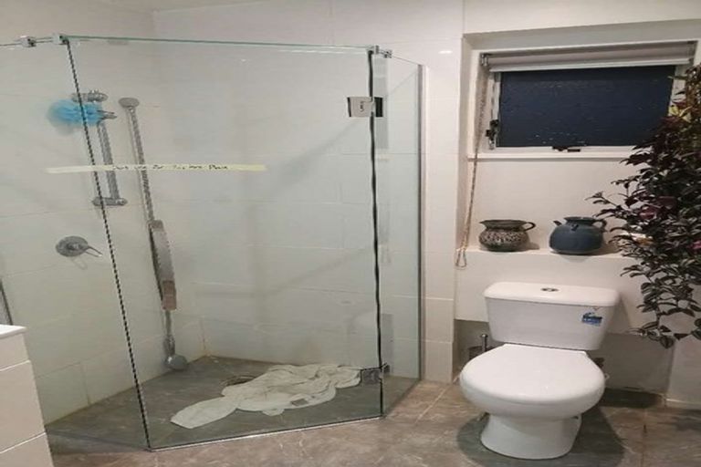 Photo of property in 233 Glengarry Road, Glen Eden, Auckland, 0602