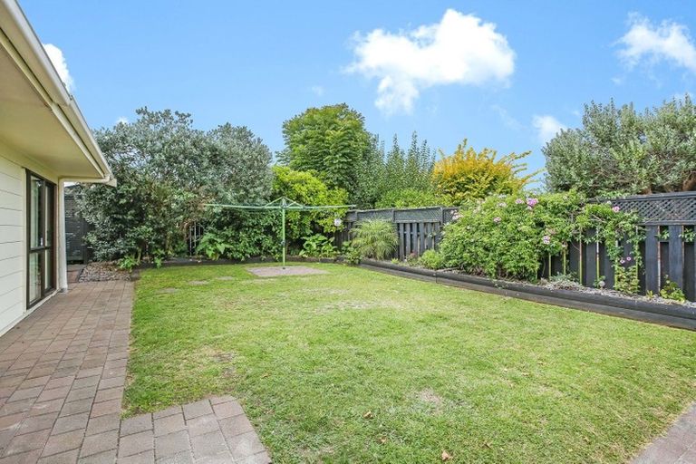 Photo of property in 8 Brockton Avenue, Conifer Grove, Takanini, 2112