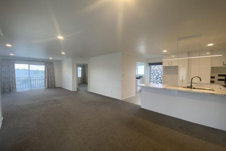 Photo of property in 30 Bay Street, Red Beach, 0932