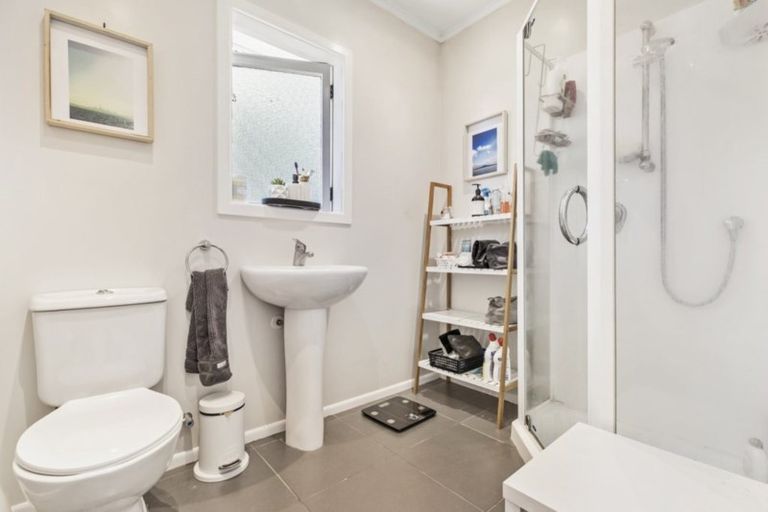 Photo of property in 1/33a Egremont Street, Belmont, Auckland, 0622