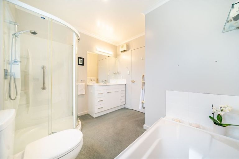 Photo of property in 2/32 Marion Street, Silverstream, Upper Hutt, 5019