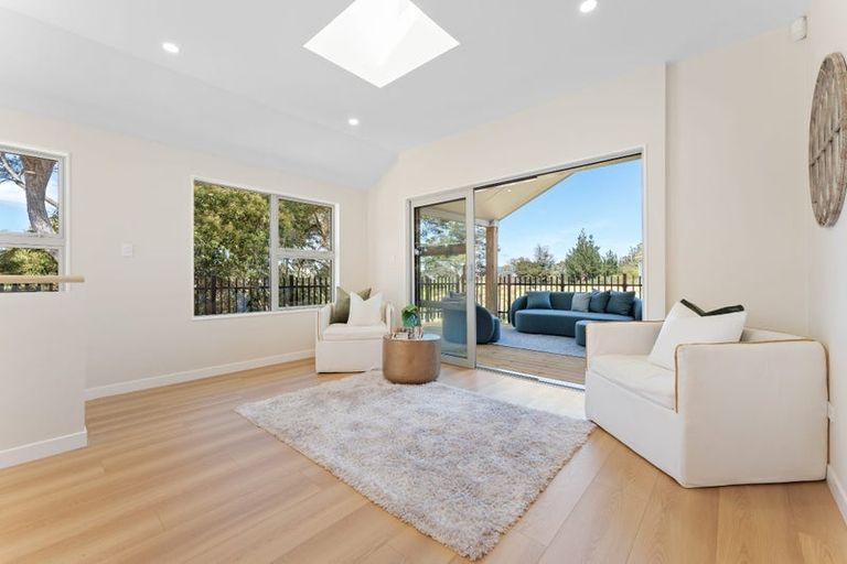 Photo of property in 45 Chamberlain Road, Massey, Auckland, 0614