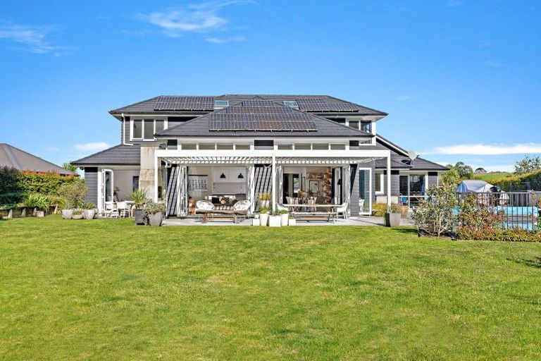 Photo of property in 32 Awanui Crescent, Matakana, 0985