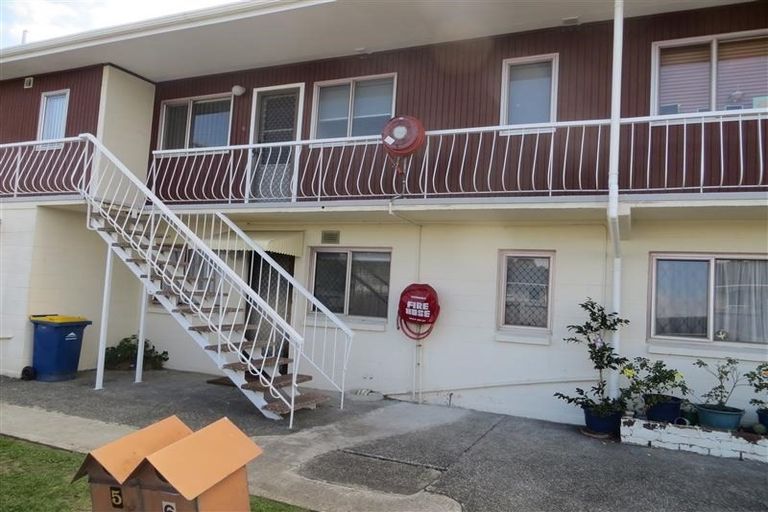 Photo of property in 8/773 Beach Road, Browns Bay, Auckland, 0630