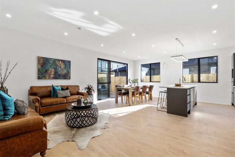 Photo of property in 3 Ropere Street, Kumeu, 0810