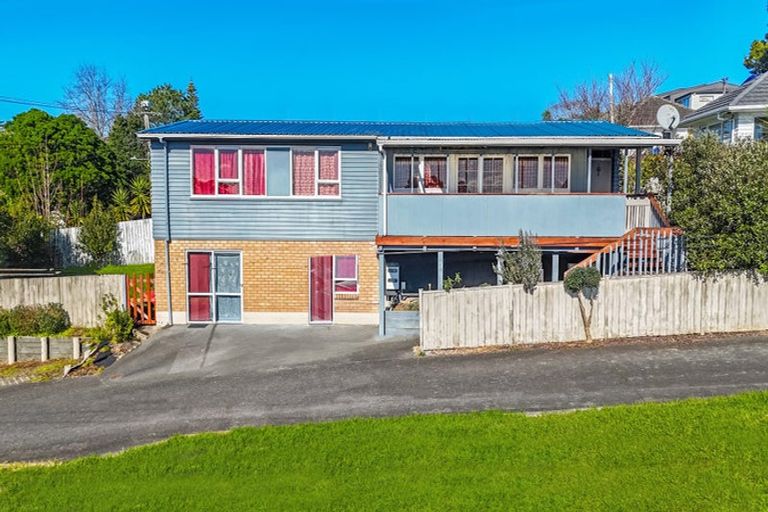 Photo of property in 39 Sunnyside Road, Sunnyvale, Auckland, 0612